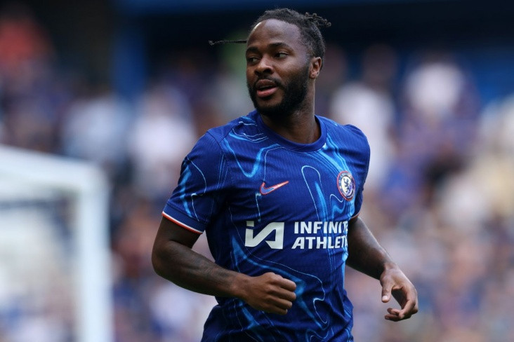 Soyğunçular Rahim Sterlinqin evini qarət etməyə cəhd ediblər