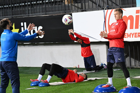 Millimiz DÇ-2026-nın seçmə mərhələsinə hazırlaşır - FOTOREPORTAJ