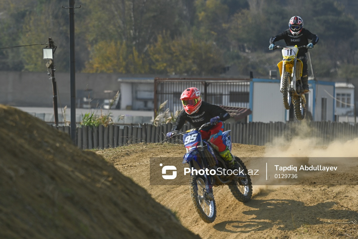 В Баку состоялся чемпионат по мотокроссу, посвященный Дню Победы