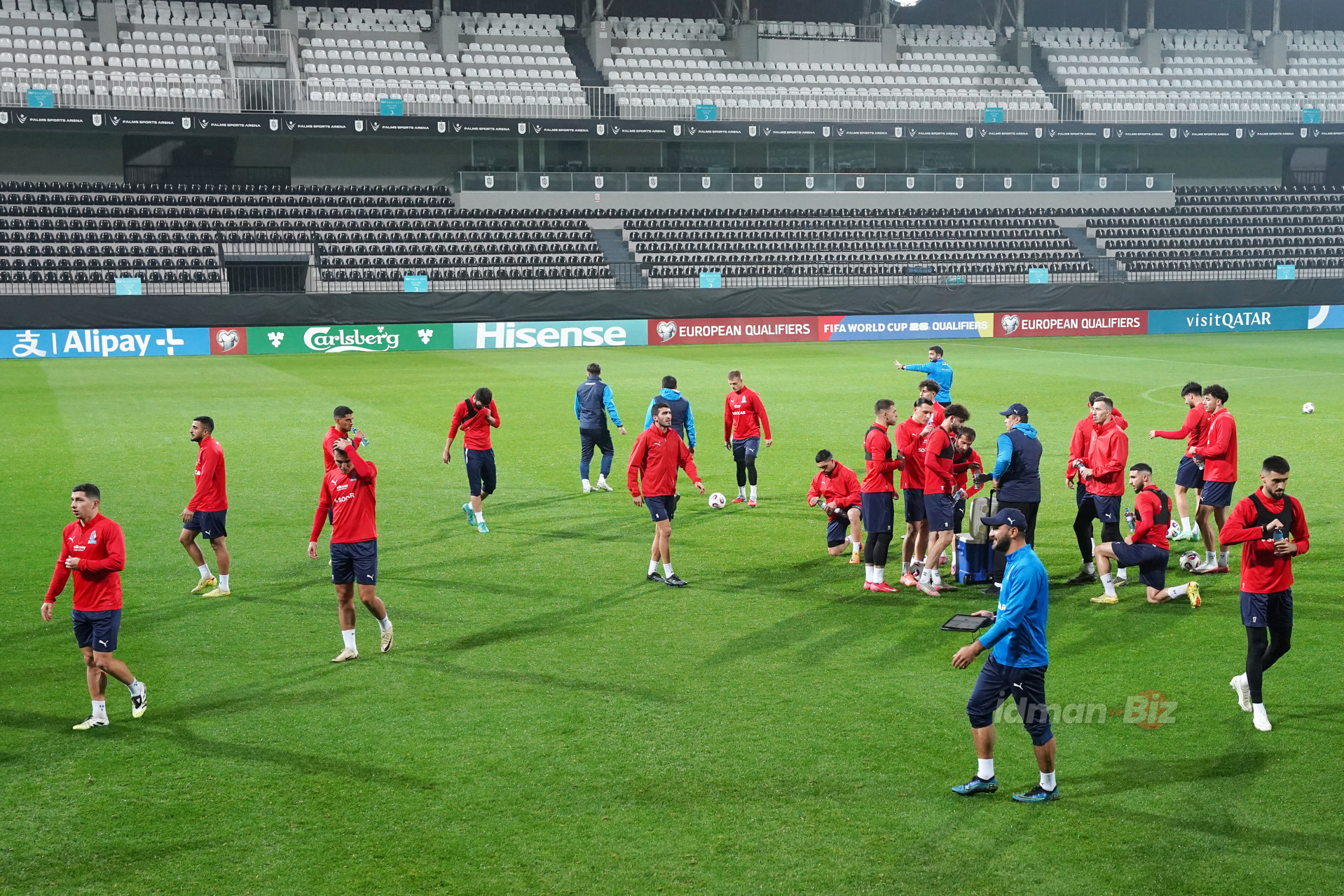 Сборная Азербайджана провела открытую тренировку перед матчем с Исландией - ФОТО