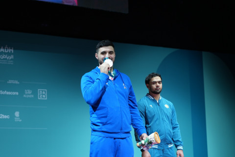 Azərbaycan ağırlıqqaldıranı VI İslam Həmrəyliyi Oyunlarını iki medalla tamamlayıb - YENİLƏNİB + FOTO