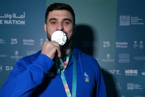 Azərbaycan ağırlıqqaldıranı VI İslam Həmrəyliyi Oyunlarını iki medalla tamamlayıb - YENİLƏNİB + FOTO