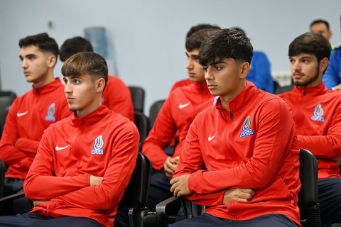 Azərbaycanın U-19 millisi üçün maarifləndirici sessiya keçirilib - FOTO
