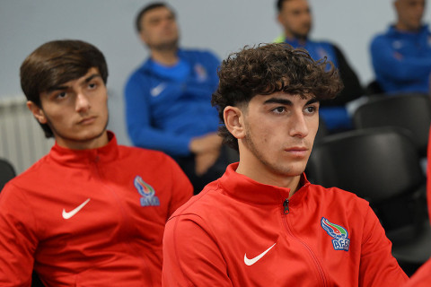 Azərbaycanın U-19 millisi üçün maarifləndirici sessiya keçirilib - FOTO