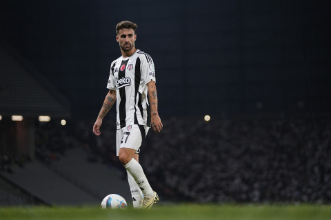 Нападающий "Бешикташа" планирует завершить карьеру