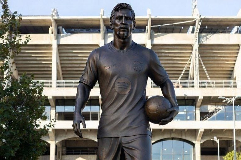 Лапорта: Месси заслуживает памятник на "Камп Ноу"