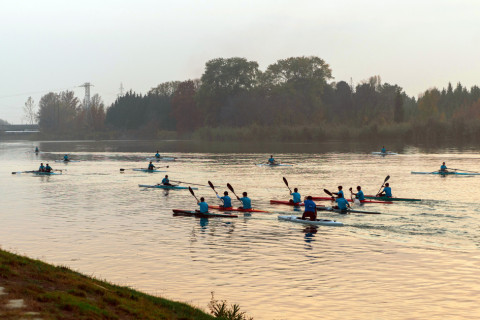 Leyla Əliyeva Mingəçevirdə yerləşən avarçəkmə bazasında idmançılarla görüşüb - FOTO