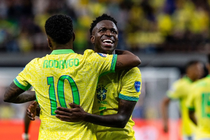 Анчелотти высказался о совместимости на поле Родриго и Винисиуса