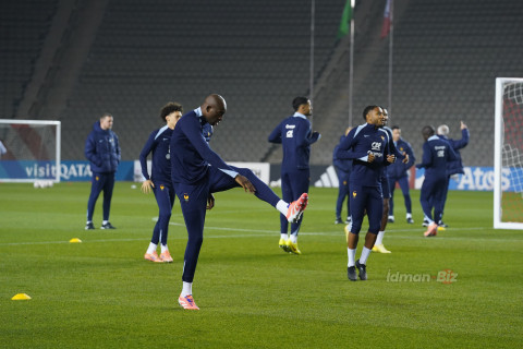 Fransa millisi Azərbaycanla oyundan öncəsi Bakıda məşq edir - FOTO/VİDEO