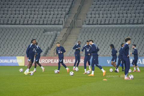 Fransa millisi Azərbaycanla oyundan öncəsi Bakıda məşq edir - FOTO/VİDEO