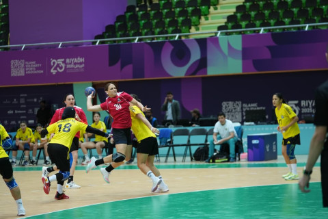 Azərbaycanın qadın həndbol millisi İslamiadada keçirdiyi ilk qarşılaşmada məğlubiyyətlə üzləşib - YENİLƏNİB + FOTO