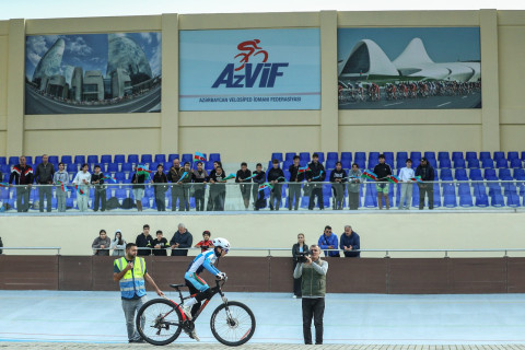 В Баку прошли соревнования по велоспорту среди школьников - ФОТО