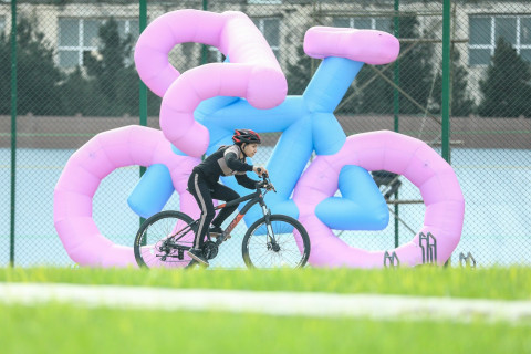 В Баку прошли соревнования по велоспорту среди школьников - ФОТО