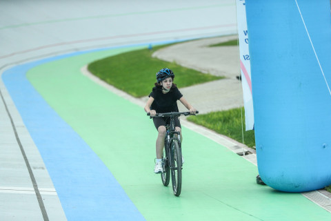 В Баку прошли соревнования по велоспорту среди школьников - ФОТО
