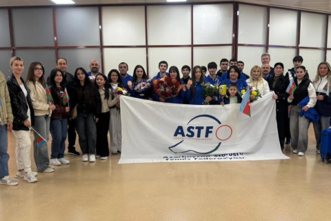 İslamiadanın mükafatçıları Vətənə qayıdıblar