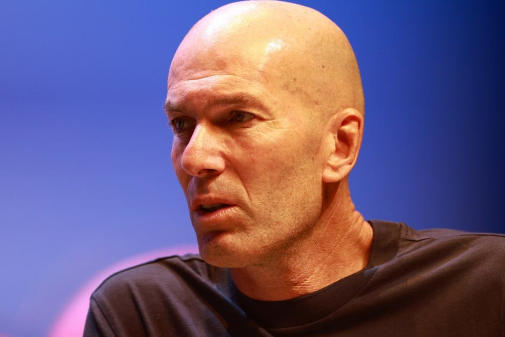 Зидан летом возглавит сборную Франции - СМИ