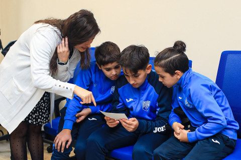 “Sabah”ın akademiyasında uşaq hüquqlarının qorunması mövzusunda seminar keçirilib - FOTO