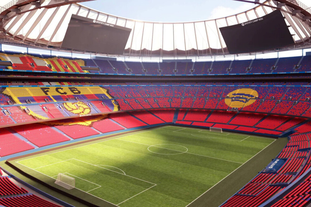 "Барселона" надеется сыграть с "Айнтрахтом" на "Камп Ноу"