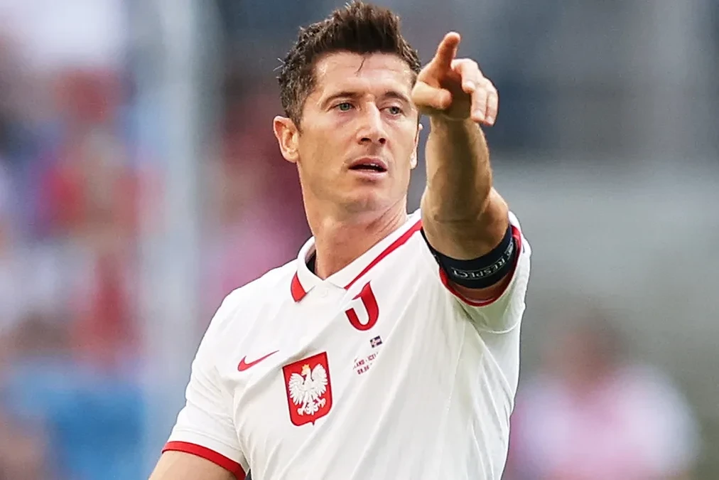 Левандовски в одном голе от топ-5 бомбардиров сборных