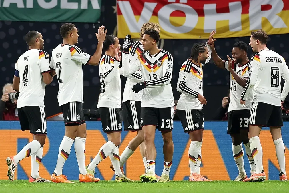 Германия разгромила Словакию и завоевала прямую путевку на ЧМ-2026 - ВИДЕО