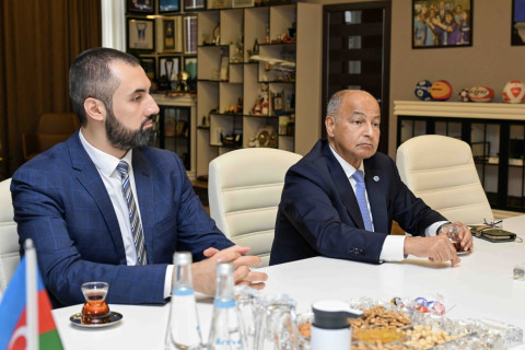 Fərid Qayıbov Beynəlxalq Su İdman Növləri Federasiyasının prezidentini qəbul edib - FOTO