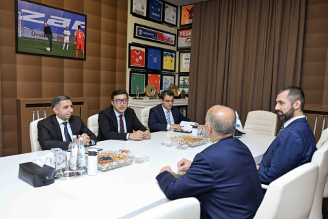 Фарид Гаибов принял президента Международной федерации водных видов спорта - ФОТО