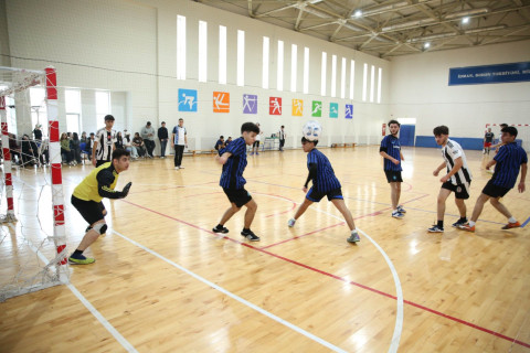 Bakı Ali Neft Məktəbində futzal çempionatı keçirilib - FOTO