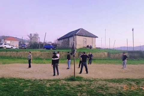 Yardımlı sakinlərinin voleybol sevgisi - VİDEO