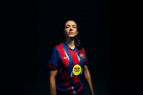 "Барселона" представила форму, посвященную разгромной победе над "Реалом" - ФОТО/ВИДЕО