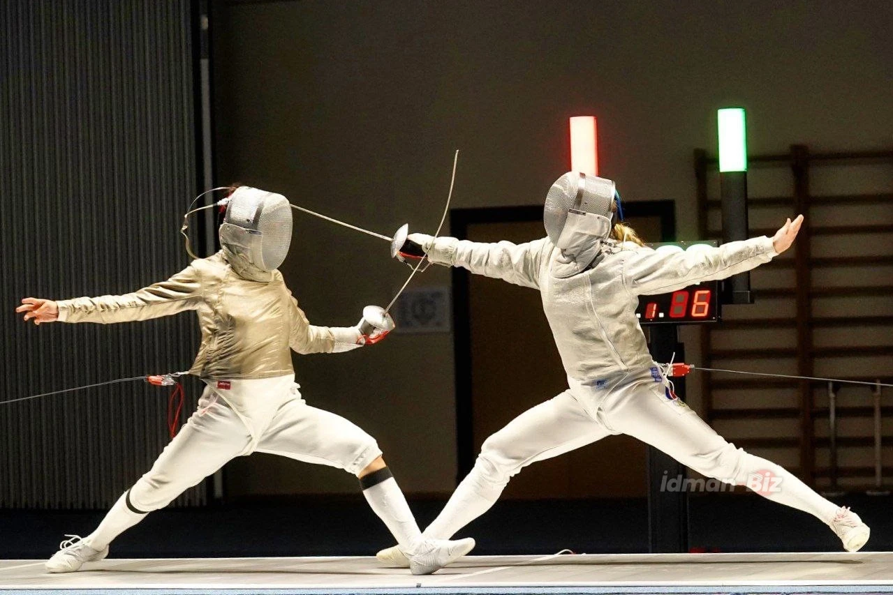 Женская сборная Азербайджана по фехтованию на шпагах завоевала "бронзу" Исламиады
