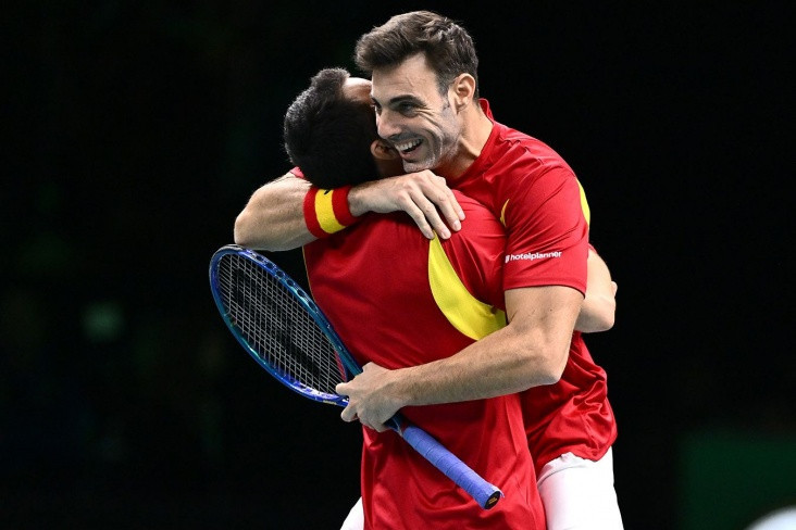 İspaniya millisi Devis Kubokunun yarımfinalına çıxıb