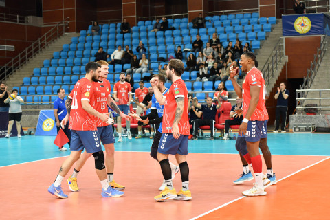 Çelenc Kuboku: “Xilasedici” növbəti mərhələyə yüksəlib - YENİLƏNİB + FOTO