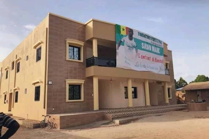 Sadio Mane doğma kəndini yenidən qurur: Sakinlərə hər ay maaş verilir