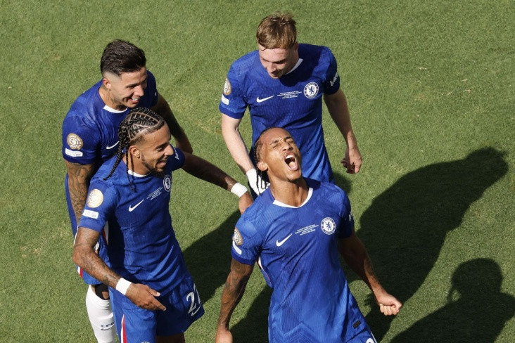 “Çelsi”nin iki müdafiəçisi karyeralarını A Seriyasında davam etdirə bilər