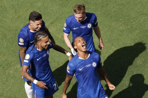 “Çelsi”nin iki müdafiəçisi karyeralarını A Seriyasında davam etdirə bilər