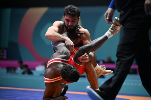 Azərbaycanın daha bir sərbəst güləşçisi İslamiadada finala vəsiqə qazanıb - YENİLƏNİB + FOTO