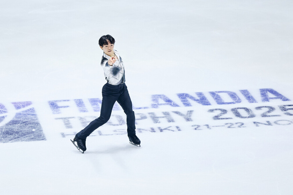 Японец Кагияма выиграл этап Гран‑при ISU по фигурному катанию в Хельсинки