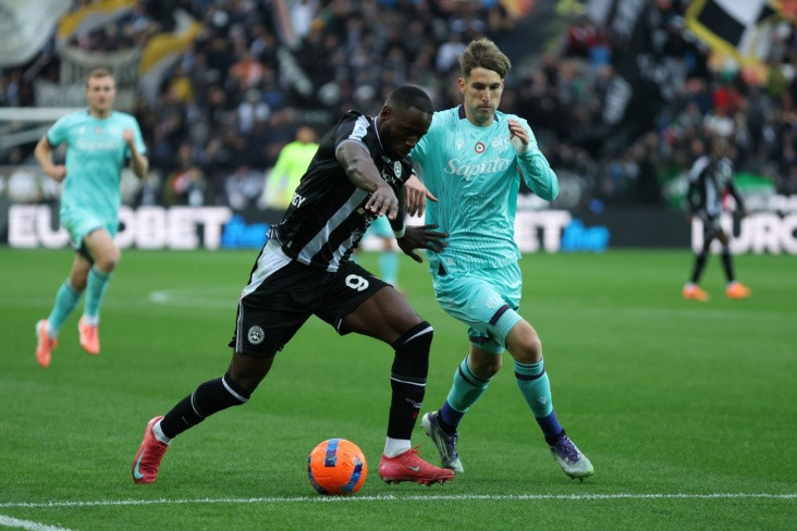 “Bolonya” səfərdə “Udineze”yə üç cavabsız top vurub