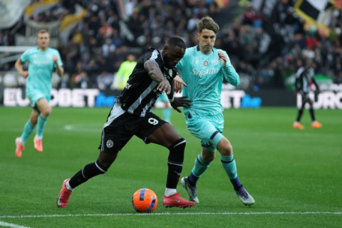 “Bolonya” səfərdə “Udineze”yə üç cavabsız top vurub