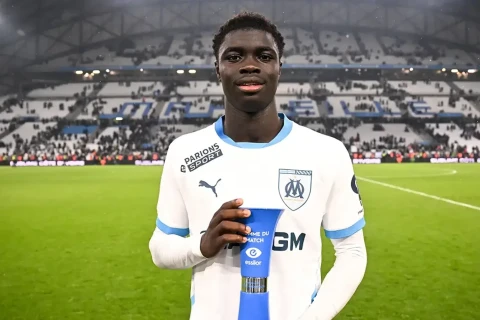 “Çelsi” və “Arsenal” gənc hücumçu Robinyo Vazu izləyir