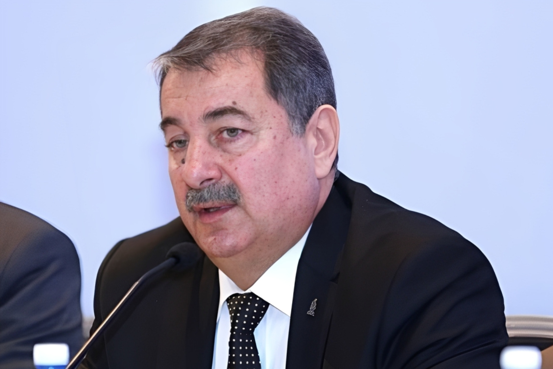 Vaqif Sadıqov: “Ümid edirik ki, “Neftçi” rəhbərliyi baş məşqçi məsələsində ən doğru addımı atacaq”