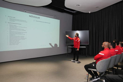 “Neftçi”nin futbolçuları üçün seminar keçirilib - FOTO