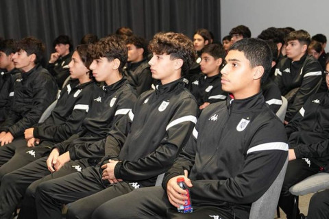 “Neftçi”nin futbolçuları üçün seminar keçirilib - FOTO
