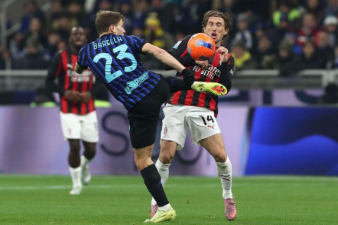 "Милан" на выезде одержал минимальную победу над "Интером" - ВИДЕО