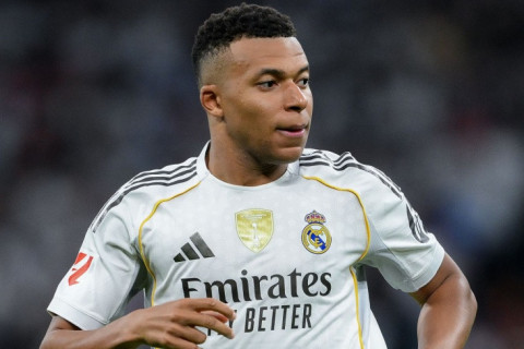 Mbappe “Elçe” ilə oyundan sonra hakimi təhqir edib