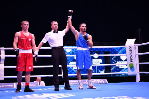 Азербайджанский боксер вышел в полуфинал чемпионата Европы