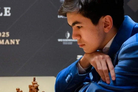 19 yaşlı özbəkistanlı şahmatçı Dünya Kubokunun tarixində çempion adını qazanan ən gənc qrossmeyster olub - VİDEO