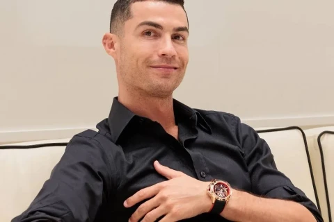 Kriştianu Ronaldu komanda yoldaşlarına xüsusi saatlar hədiyyə etdi - FOTO