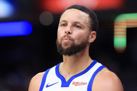 Лидер "Голден Стэйт" Стефен Карри пропустит около недели из-за травмы