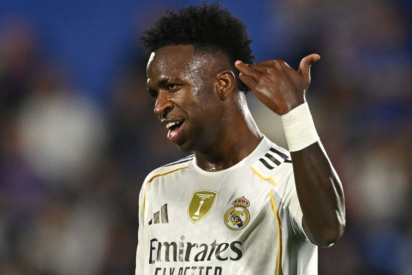 Президент "Реала" попросил Алонсо проявлять больше лояльности к Винисиусу